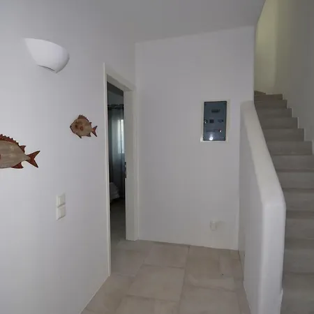 Limani Paros Chrisi Akti (Paros)