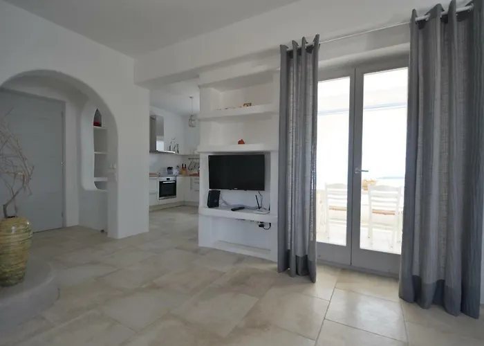 Limani Paros فيلة